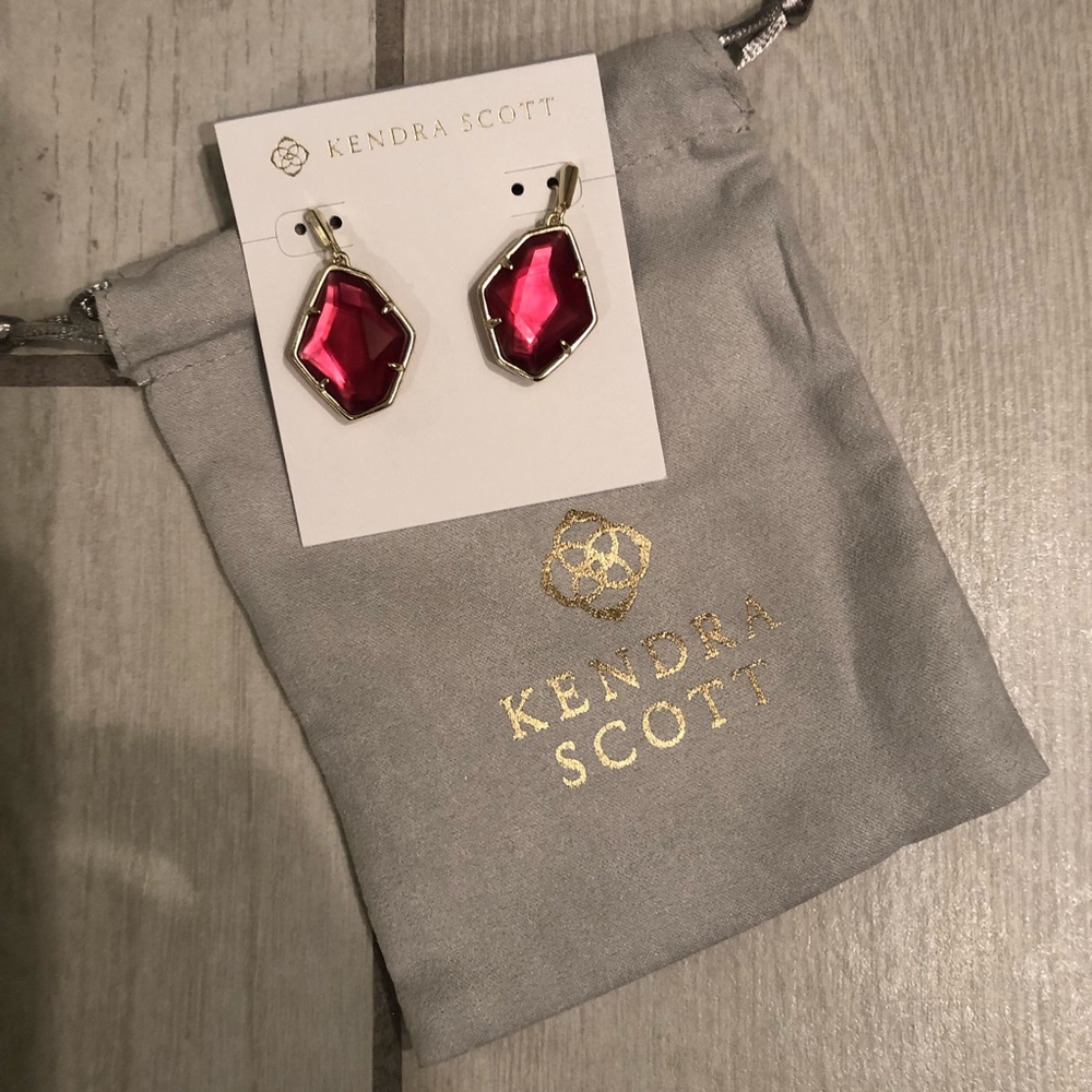 Kendra Scott earrings NWT